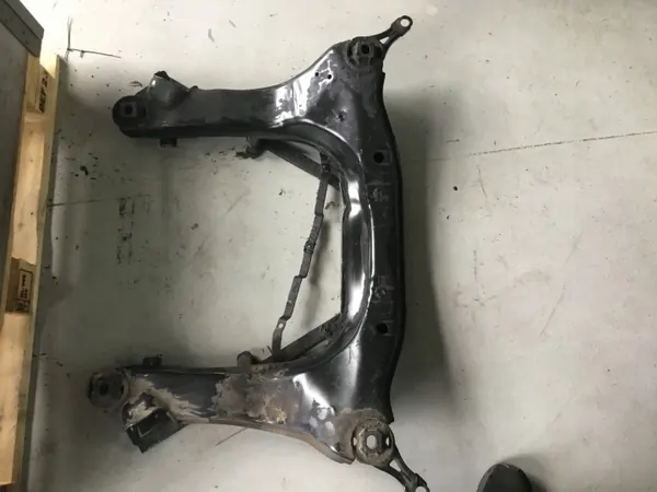 Subchasis delantero Audi A4 S4 B6 OEM FXK589 Usado image 3
