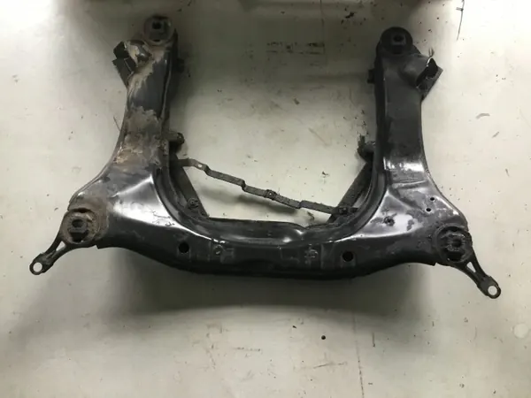 Subchasis delantero Audi A4 S4 B6 OEM FXK589 Usado image 4