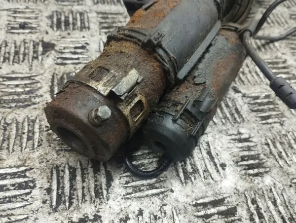 Amortiguador neumático delantero Mercedes-Benz S W221 2007 OEM image 3