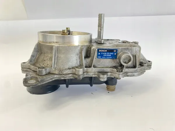 Corps de papillon OEM 0438121043 Mercedes 4-cylindres image 3