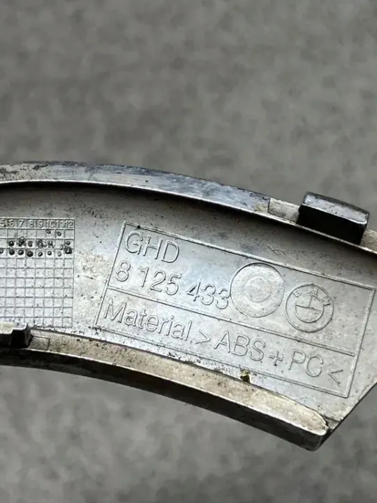 OEM 8125433 Linker Achterbumper Strip BMW 7 E38 image 4