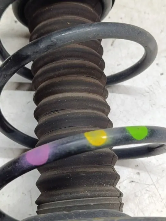 Oikea etujousi OEM 543021687RS5 image 4
