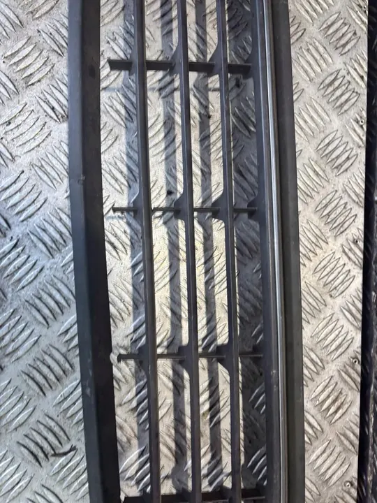 Griglia di Aspirazione Aria Paraurti Anteriore VW Polo OE 6C0853671N image 3