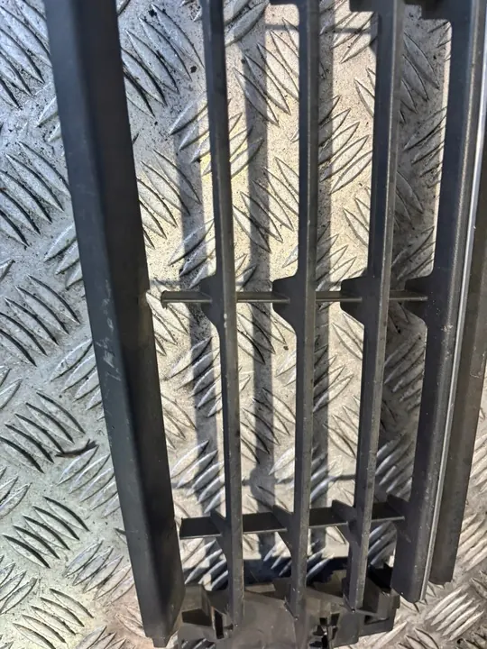 Griglia di Aspirazione Aria Paraurti Anteriore VW Polo OE 6C0853671N image 7