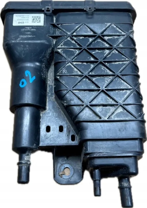 Kraftstoffdampfbehälter OEM 84106548 Cadillac Escalade image 2
