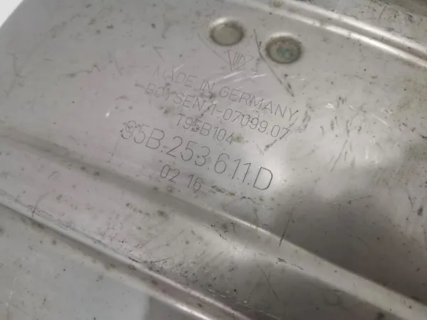 Porsche Macan 95B Auspufftopf OEM 95b253612p image 6