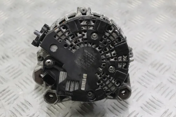 Volvo Alternator Bosch 2.0 Turbo 2019 OE 0125812076 image 2