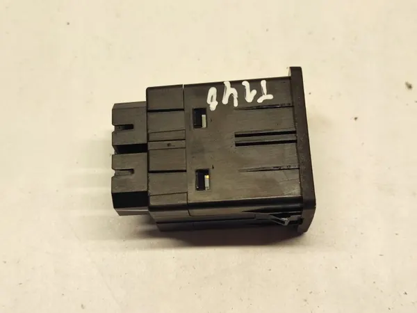 Ford Bronco 2021 USB-pistorasia-sarja OEM ML3T14F014AB image 8