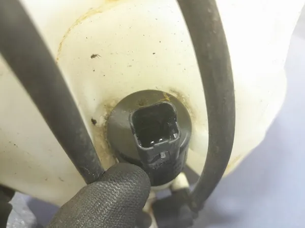 PESUVESIASTIA RENAULT MEGANE IV 289108311R image 7