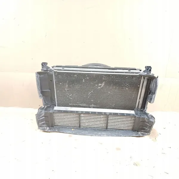 Mercedes A-Klasse W176 Koelset 1.6 CGI A2465000100 image 2