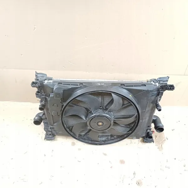 Mercedes A-Klasse W176 Koelset 1.6 CGI A2465000100 image 4