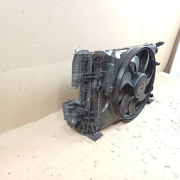 Mercedes A-Klasse W176 Koelset 1.6 CGI A2465000100 image 9