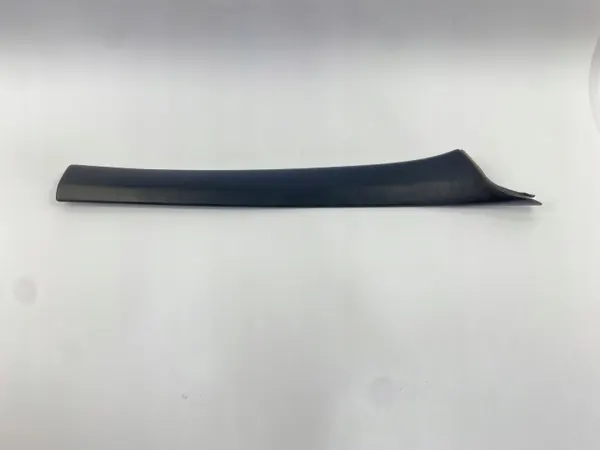 OEM 1246920489 Cubrepilar A Derecho Mercedes W124 image 5
