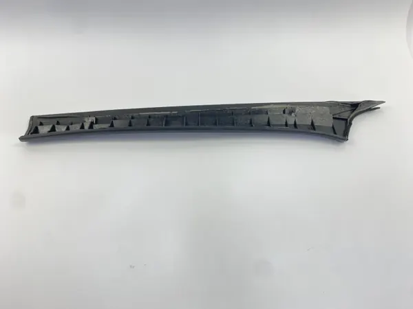 OEM 1246920489 Cubrepilar A Derecho Mercedes W124 image 9