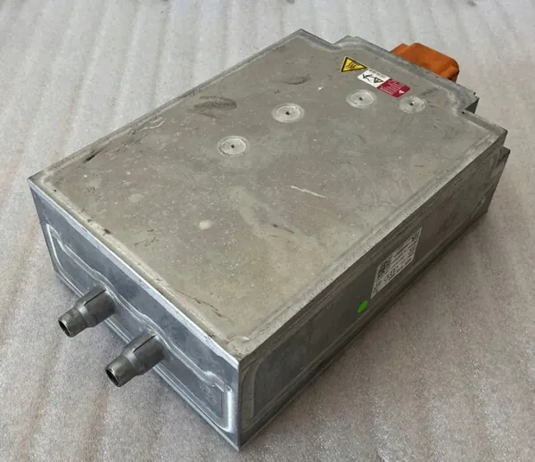 Module chargeur batterie Audi E-Tron OEM 5QE915684J image 3