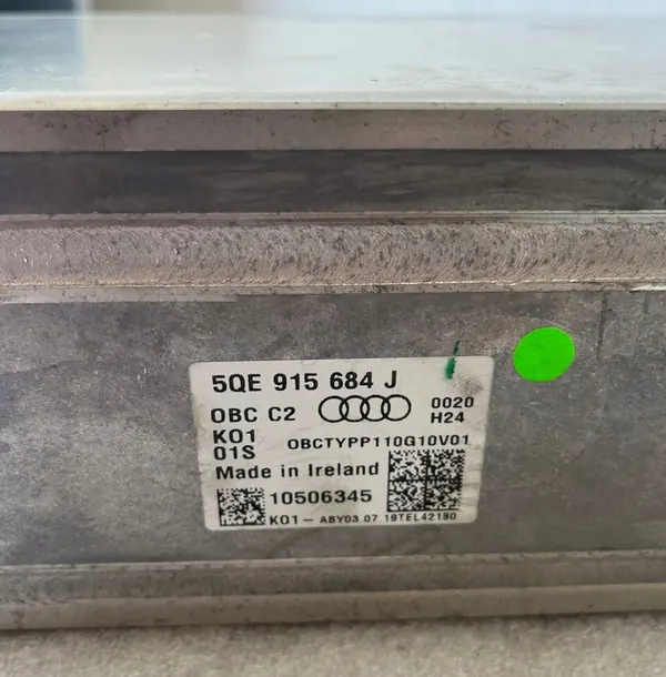 Module chargeur batterie Audi E-Tron OEM 5QE915684J image 4