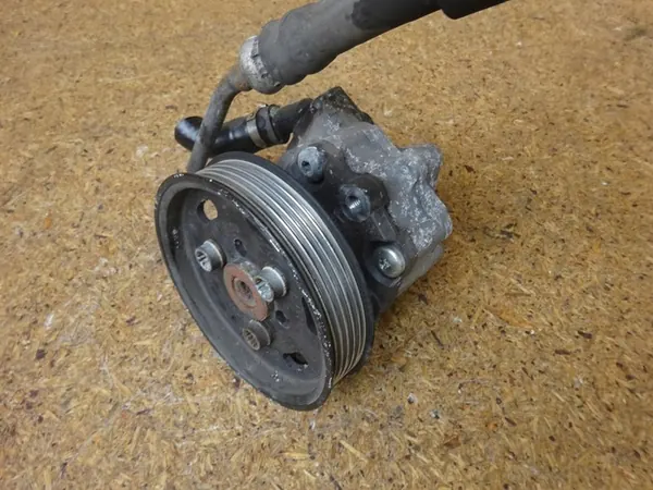 AUDI A4 B8 2.0 TDI Stuurbekrachtigingspomp 130BAR OEM 8K0145154G image 2