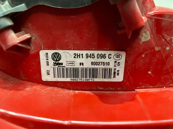 Luz trasera derecha Volkswagen Amarok image 8