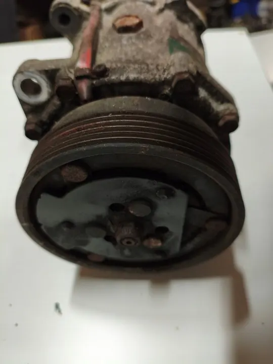 Ilmastointikompressori VW Sharan Galaxy Caddy image 2