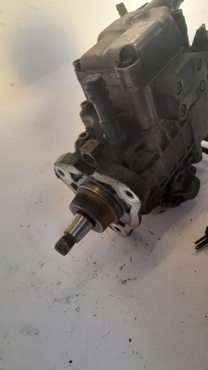 Bomba de inyección Renault OE OEM 7700870130 - Usado image 3