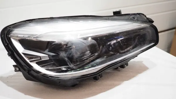 Farol LED BMW F45 F46 LCI Europa image 3