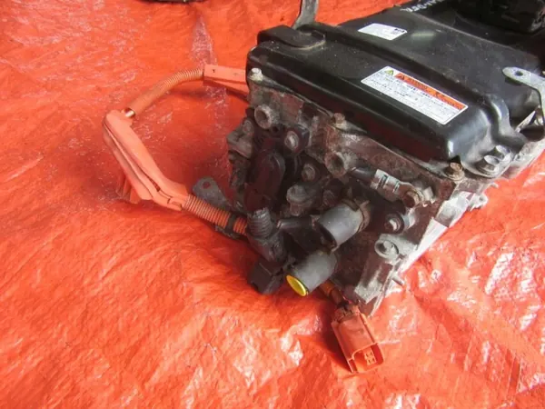 Toyota OEM G92A0-48170 Onduleur pour Highlander III image 3