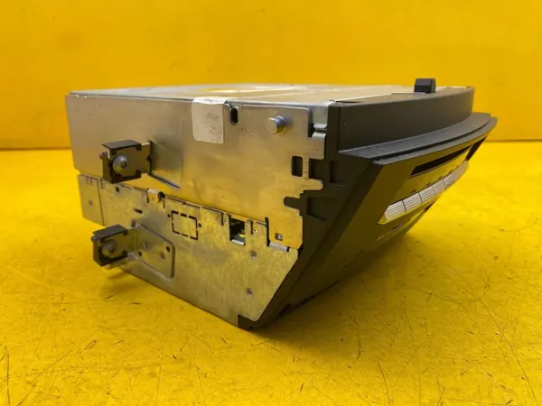 Mercedes-Benz CD/DVD Changer OEM A2219006303 image 4