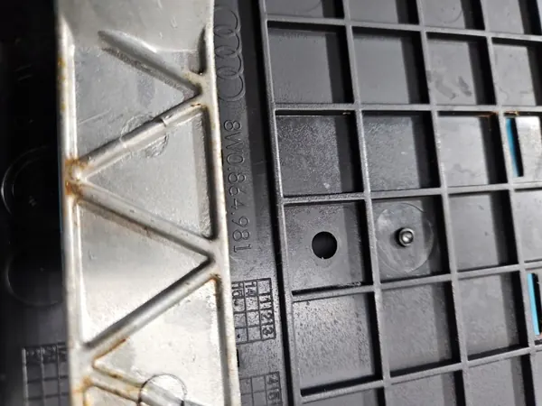 Tunnel-Armlehne Audi A4 B9 OEM 8W1863241A image 10