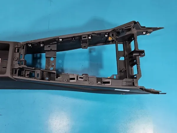 Tunnel-Armlehne Audi A4 B9 OEM 8W1863241A image 3