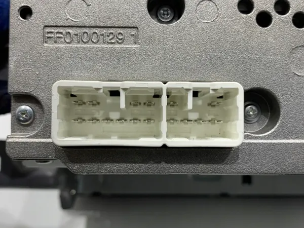 Radio OEM 86120-0DC20 para Toyota Yaris III - Multimedia image 5