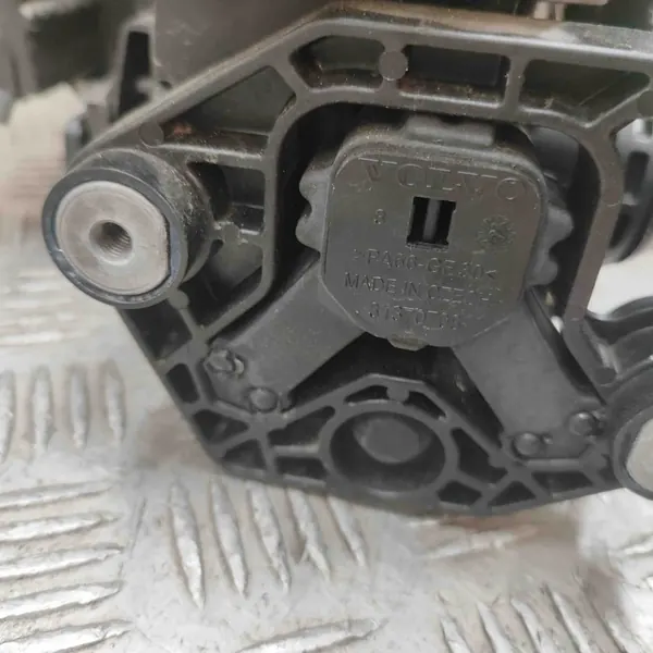 Peça refrigeração OEM 32138766 para Volvo XC60 II image 10