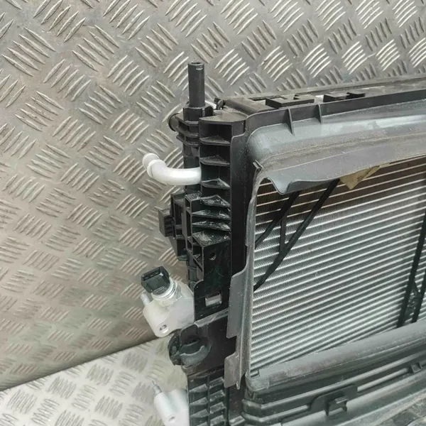 Peça refrigeração OEM 32138766 para Volvo XC60 II image 3