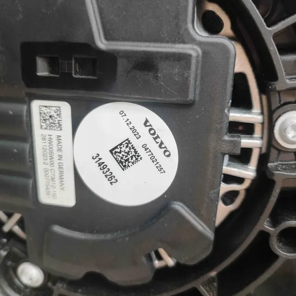 Peça refrigeração OEM 32138766 para Volvo XC60 II image 8