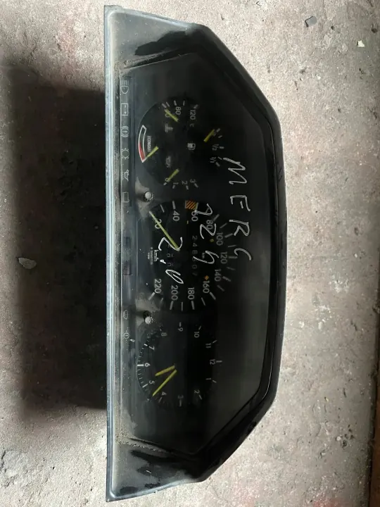 Mercedes nopeusmittari OEM 87001180 W124 2000TD image 2