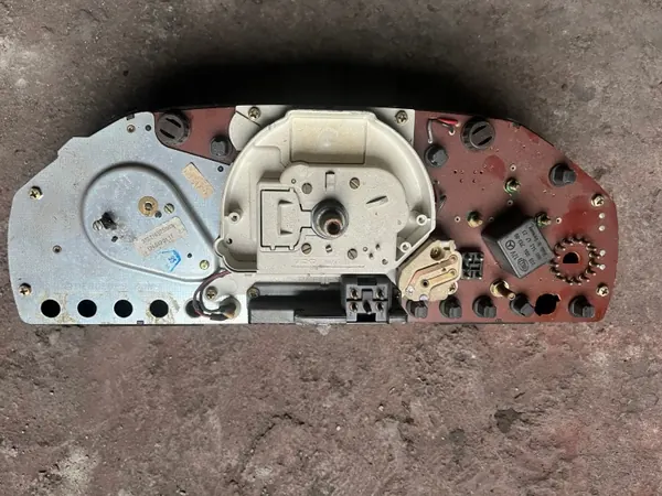 Mercedes nopeusmittari OEM 87001180 W124 2000TD image 4
