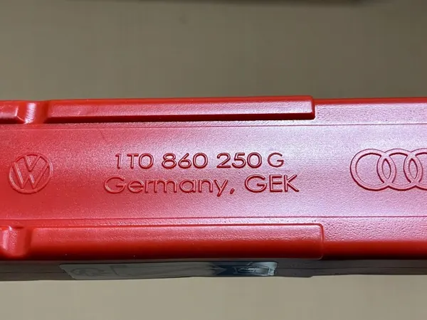 Triangle de signalisation VW ID Buzz OEM 1T0860250G image 3