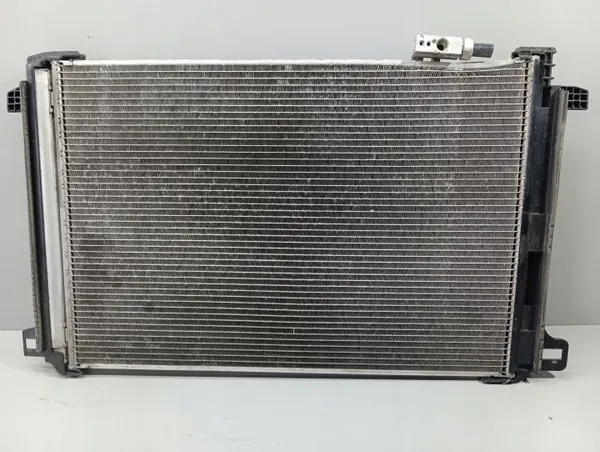 Condenseur AC d'occasion OEM 2045000554 Mercedes image 2