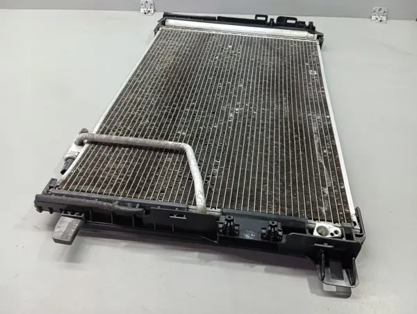 Condenseur AC d'occasion OEM 2045000554 Mercedes image 3