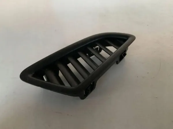 Instrumentbrädets ventilationsöppningar OEM JC2400067 Mercedes-Benz C W205 image 2