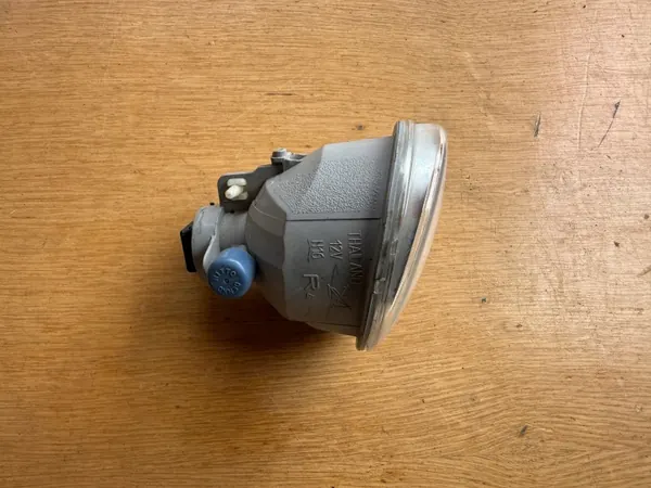 Toyota Hilux VIII Höger DRL Halogen Fram OEM KOITO 02-465 image 2