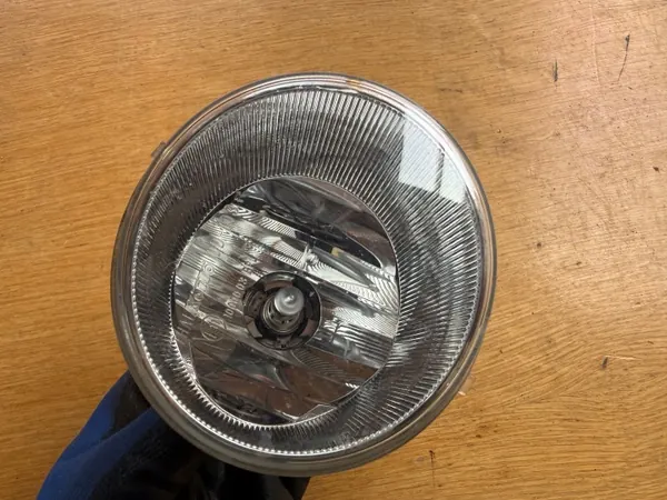 Toyota Hilux VIII Höger DRL Halogen Fram OEM KOITO 02-465 image 7