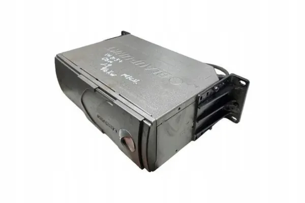 VW Passat B5 CD-vaihtaja OEM 815CDCA03 - Käytetty image 6