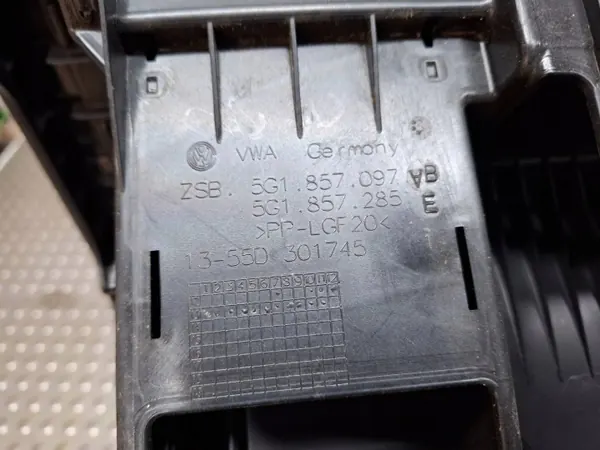 Passagerarhandskfack OEM S26372196 VW Golf VII image 8