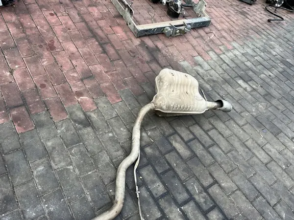 Silencieux d'échappement Audi A6 C6 2.0 TDI Sedan OEM image 7