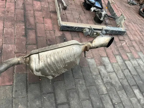 Silencieux d'échappement Audi A6 C6 2.0 TDI Sedan OEM image 9