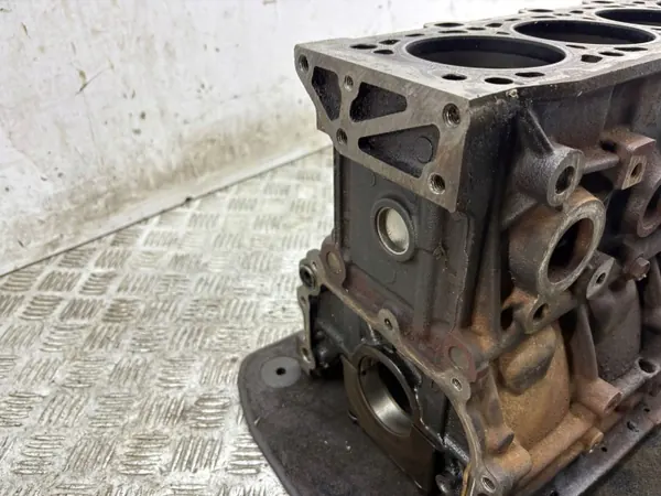 Bloc moteur Mazda CX-7 d'occasion - Mazda OE image 8