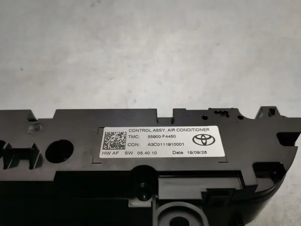Toyota C-HR I 2021 etuilmastointipaneeli OEM 55900F4450 image 3