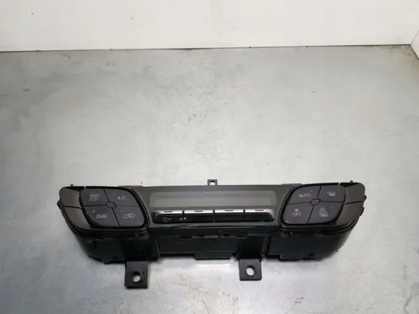 Toyota C-HR I 2021 etuilmastointipaneeli OEM 55900F4450 image 4