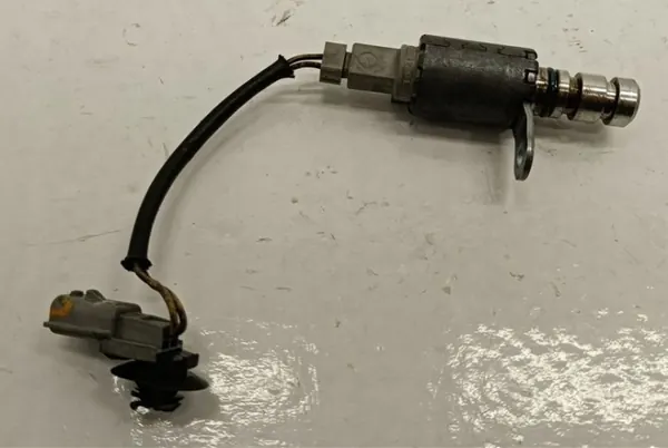 Nissan OEM 52415445R Nockenwellenphasensteller-Ventil image 3