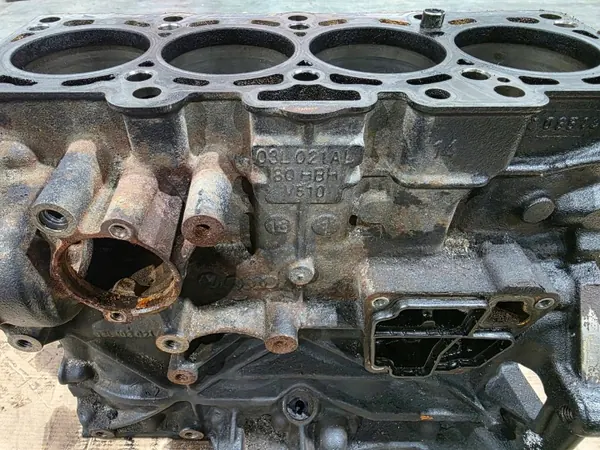 Bloco motor OEM 03L021AL 3/26 para Audi VW 1.6 TDI image 5